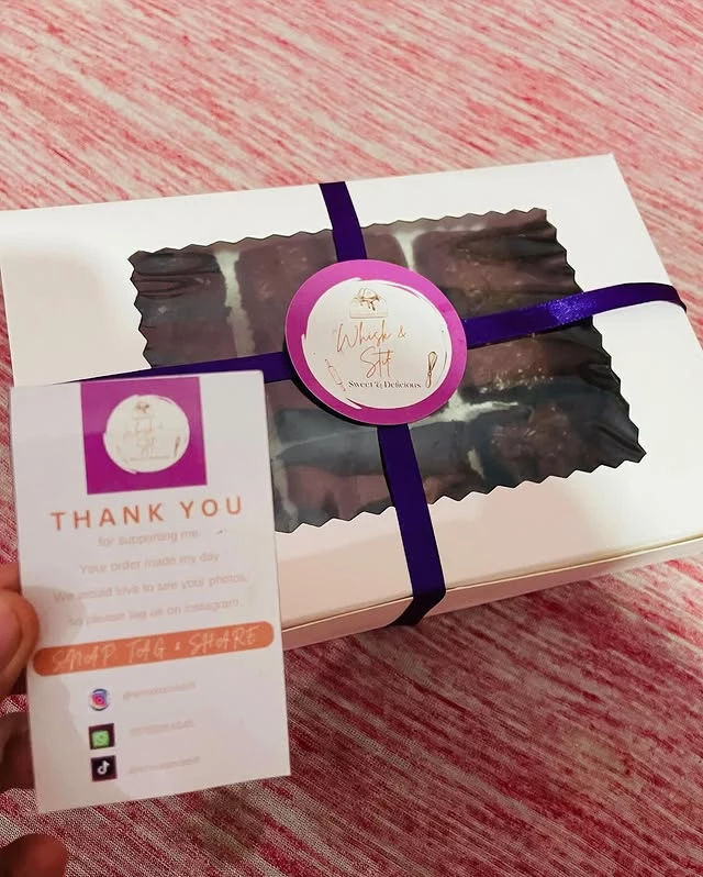 Thank you fudge brownies with appreciation message for customer support and orders - Appreciation Gift Brownies Karachi By Whisk And Sift